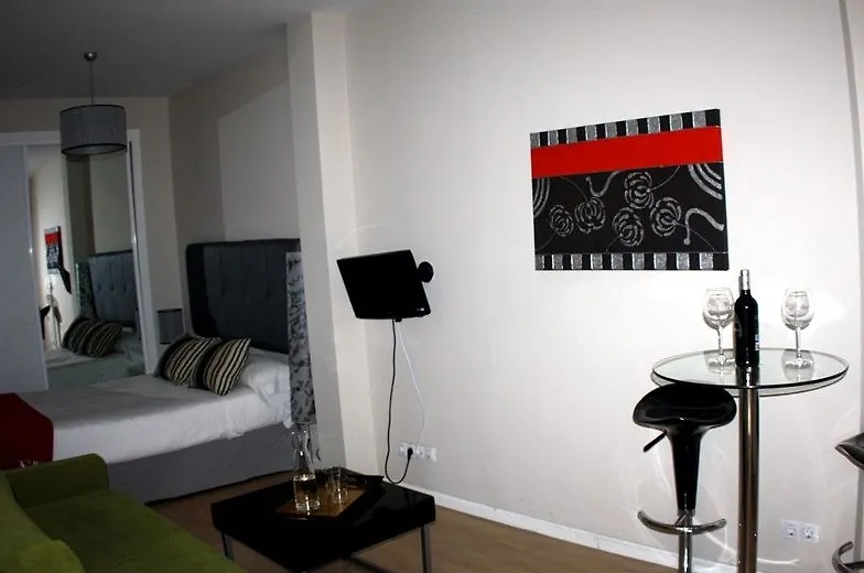 Apartamentos Metropolis Seville Apartment