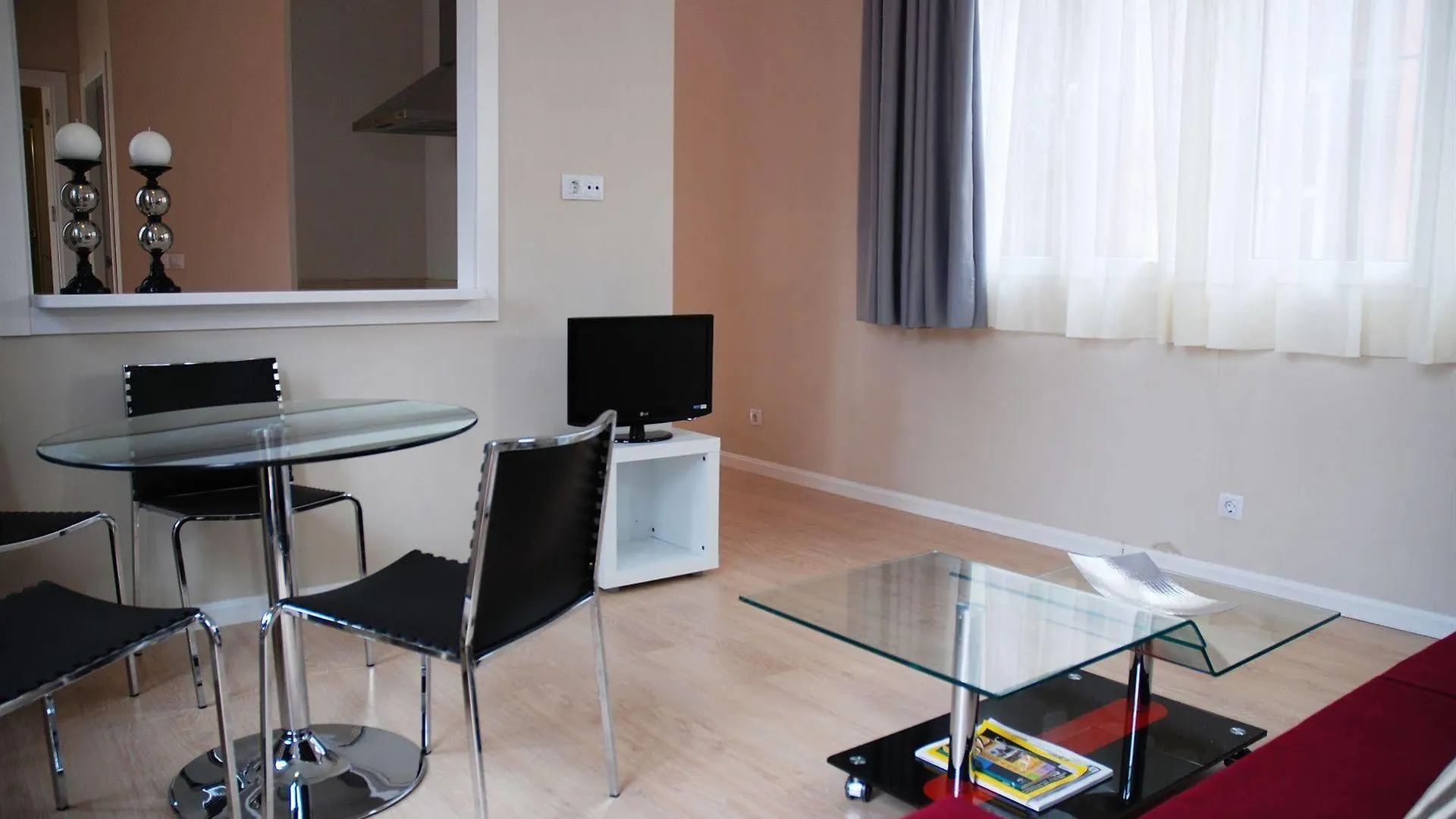 Apartamentos Metropolis Sevilla Apartment